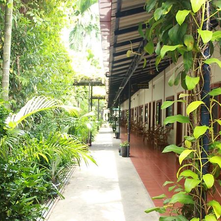 Zana Beach Guesthouse Sihanoukville Exterior photo