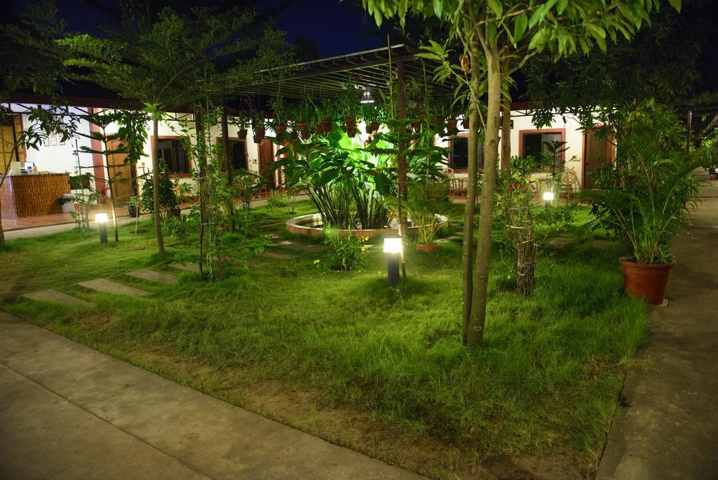 Zana Beach Guesthouse Sihanoukville Exterior photo